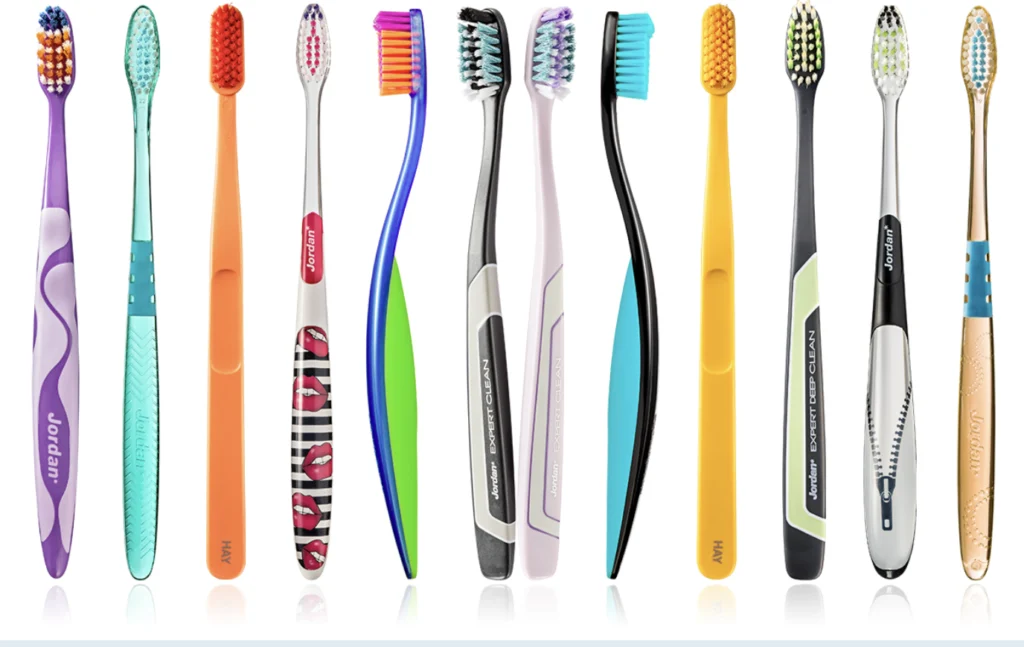 Manual toothbrushes — category photograph